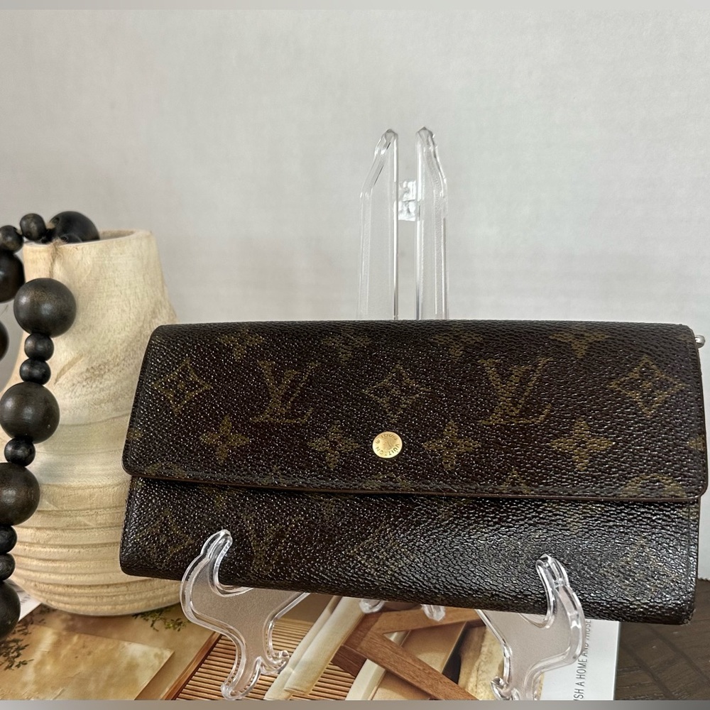 Vintage Authentic LV MONOGRAM WALLET exterior canvas great/ interior used 1998